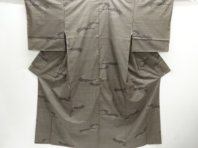 未使用品　雲に花模様織出し本場泥大島紬着物（7マルキ）